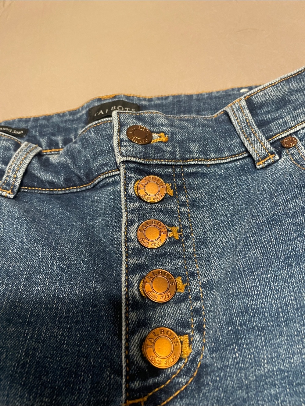 Talbots Women's everyday relaxed-Jeans in Medium Blue - Picture 2 of 6